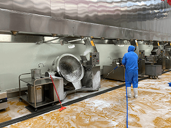 industrial sanitation equipment foam cleaning system in food factory cleaning process