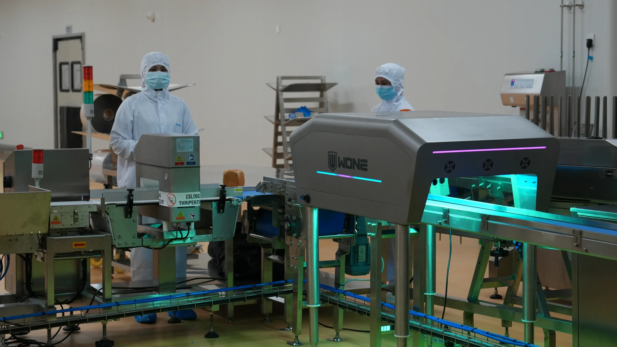 alt="surface disinfection machine used in food factory cleaning training"